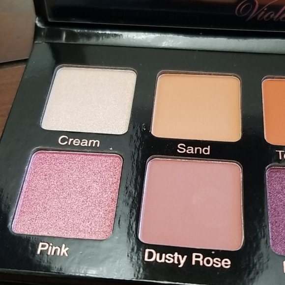💗 VIOLET VOSS EYE PALETTE - Picture 2 of 6